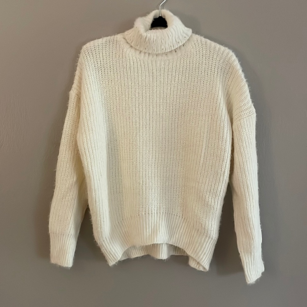 Cream Sweater NWOT. Size L